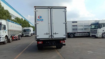 陜汽德威冷藏車今日出廠發(fā)往浙江杭州，高效溫控助力冷鏈物流