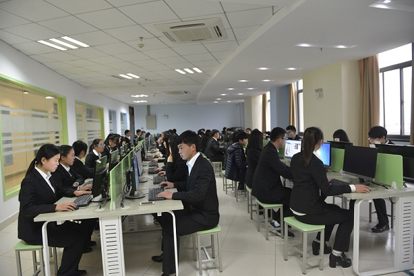 合肥中專市場(chǎng)營(yíng)銷初中起點(diǎn)三年制培訓(xùn)班 為互聯(lián)網(wǎng)銷售公司量身打造人才